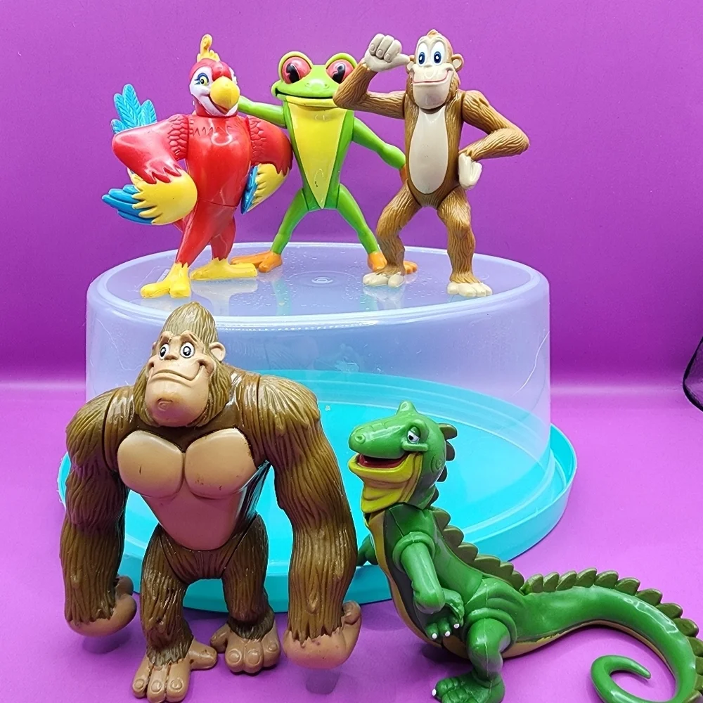 5 Rainforest Cafe Toy Lot Frog Iguana Monkey Gorilla Bird - Picture 1 of 3